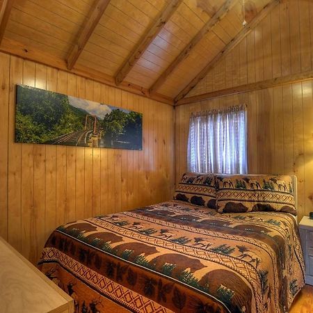 Riverbend Lodging Брайсон-Сити Экстерьер фото